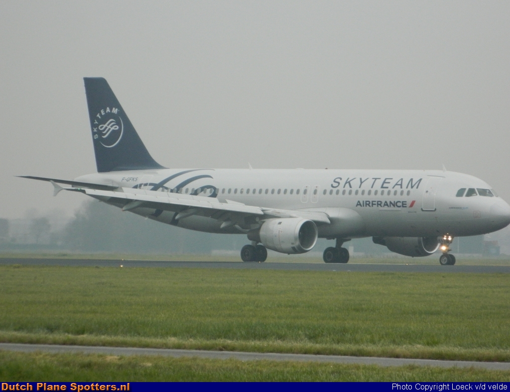 F-GFKS Airbus A320 Air France by Loeck V/d Velde