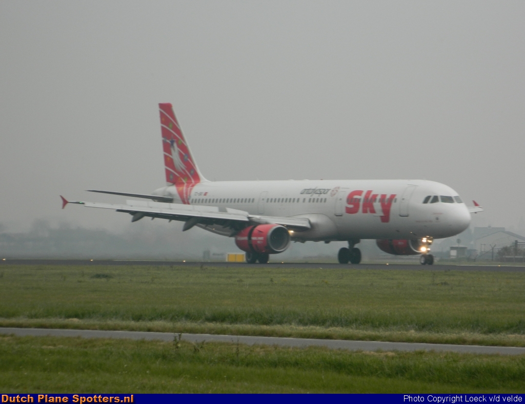 TC-SKI Airbus A321 Sky Airlines by Loeck V/d Velde