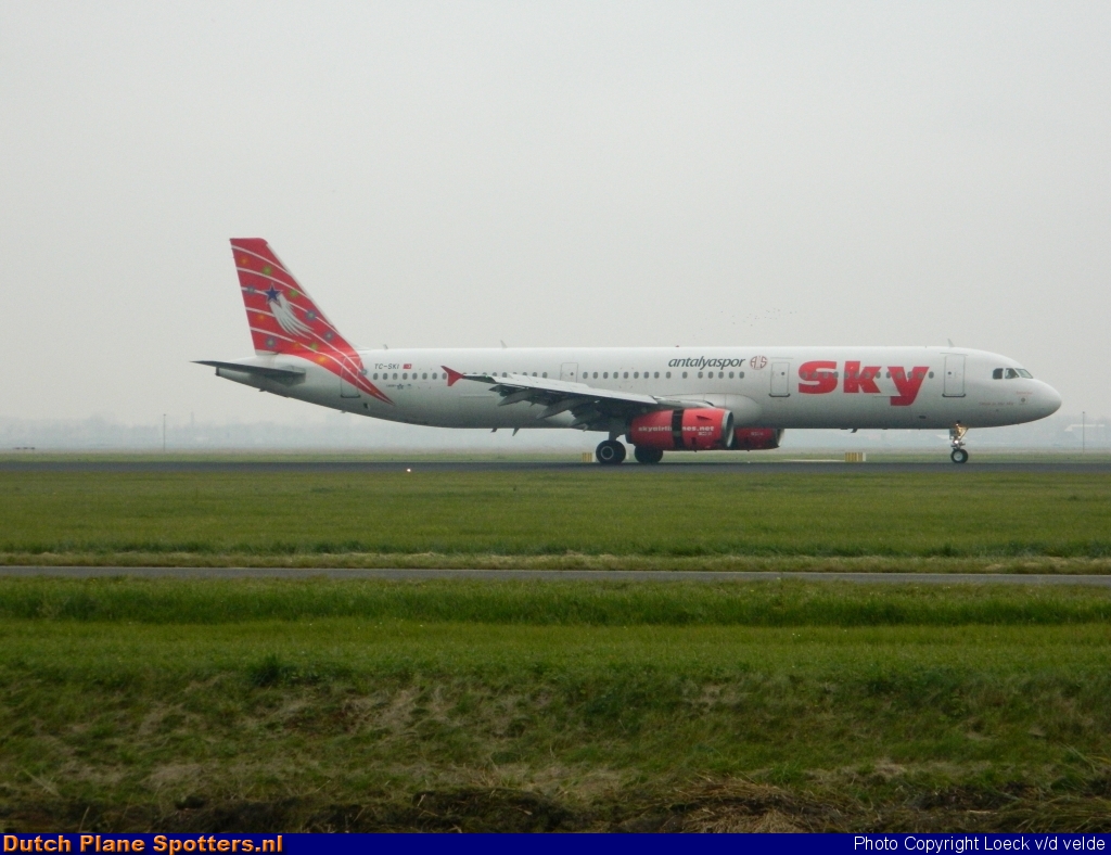 TC-SKI Airbus A321 Sky Airlines by Loeck V/d Velde