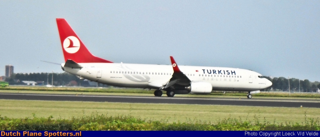  Boeing 737-800 Turkish Airlines by Loeck V/d Velde
