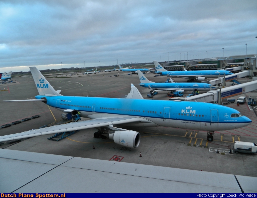 PH-AOC Airbus A330-200 KLM Royal Dutch Airlines by Loeck V/d Velde