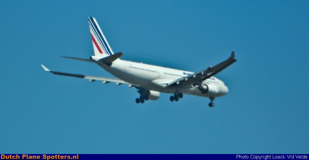  Airbus A330-200 Air France by Loeck V/d Velde