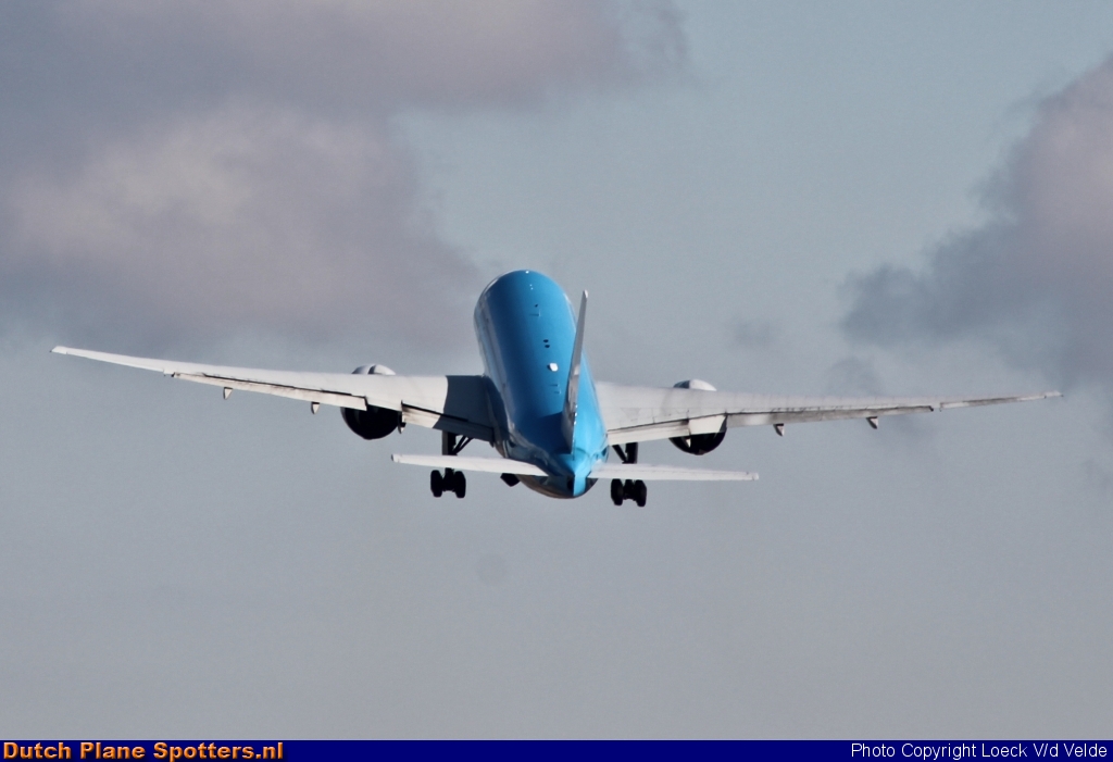 PH-BQD Boeing 777-200 KLM Royal Dutch Airlines by Loeck V/d Velde