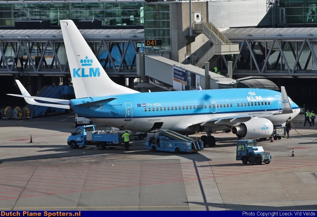 PH-BGH Boeing 737-700 KLM Royal Dutch Airlines by Loeck V/d Velde