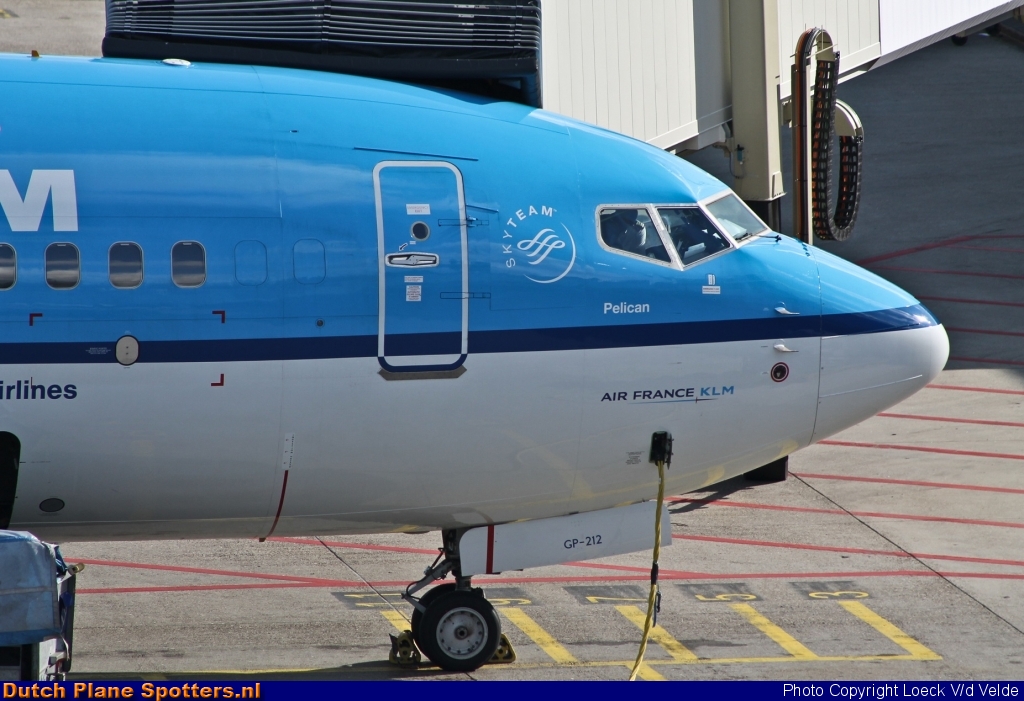 PH-BGP Boeing 737-700 KLM Royal Dutch Airlines by Loeck V/d Velde
