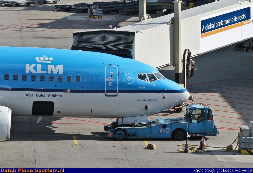 PH-BGP Boeing 737-700 KLM Royal Dutch Airlines by Loeck V/d Velde