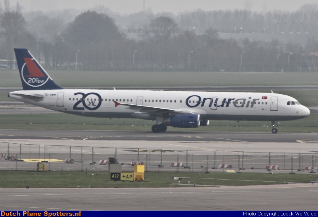 TC-OBR Airbus A321 Onur Air by Loeck V/d Velde