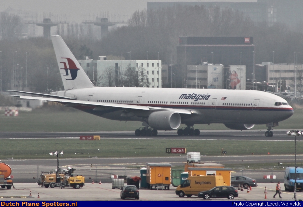 9M-MRM Boeing 777-200 Malaysia Airlines by Loeck V/d Velde
