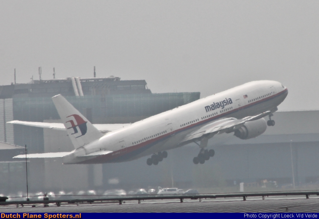 9M-MRM Boeing 777-200 Malaysia Airlines by Loeck V/d Velde