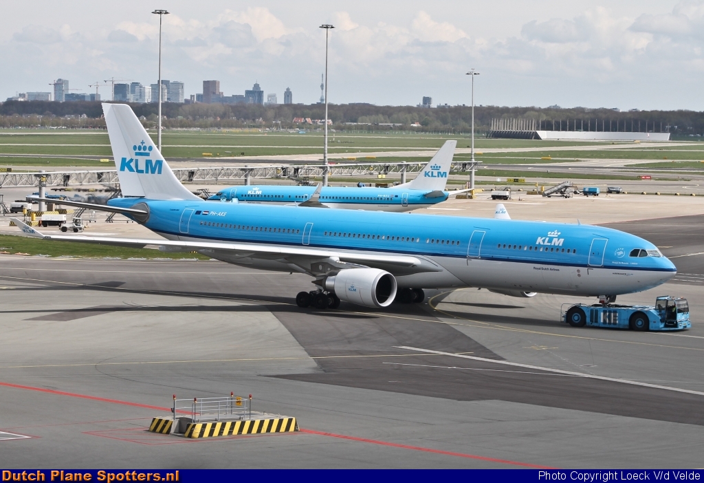 PH-AKE Airbus A330-300 KLM Royal Dutch Airlines by Loeck V/d Velde