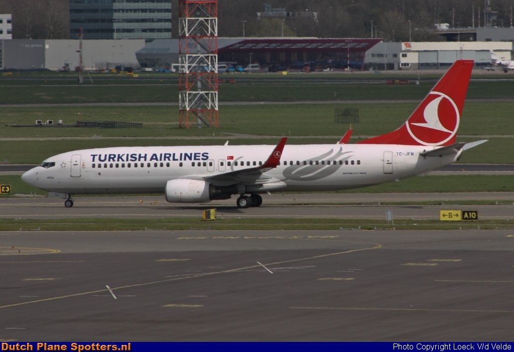 TC-JFM Boeing 737-800 Turkish Airlines by Loeck V/d Velde