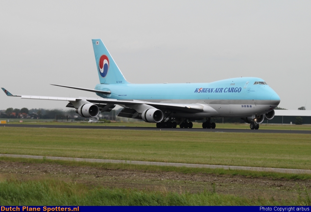 HL7439 Boeing 747-400 Korean Air Cargo by airbus