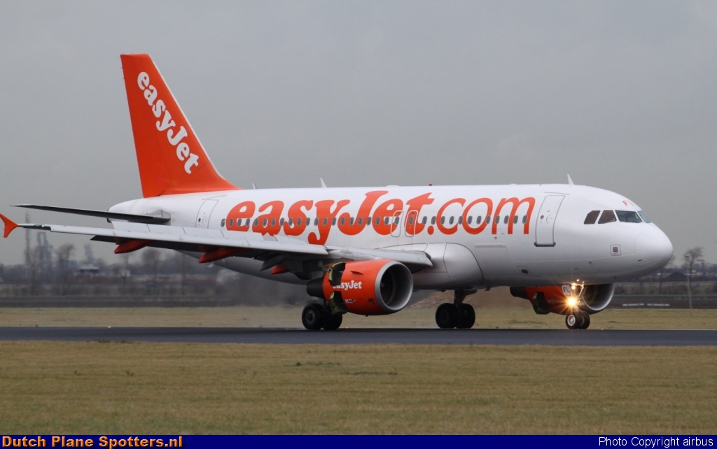 G-EZFL Airbus A319 easyJet by airbus