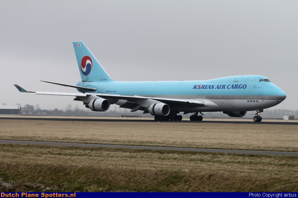 HL7439 Boeing 747-400 Korean Air Cargo by airbus