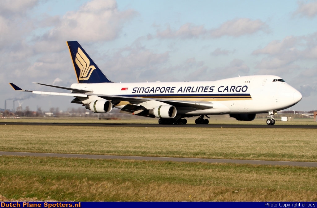 9V-SFL Boeing 747-400 Singapore Airlines Cargo by airbus