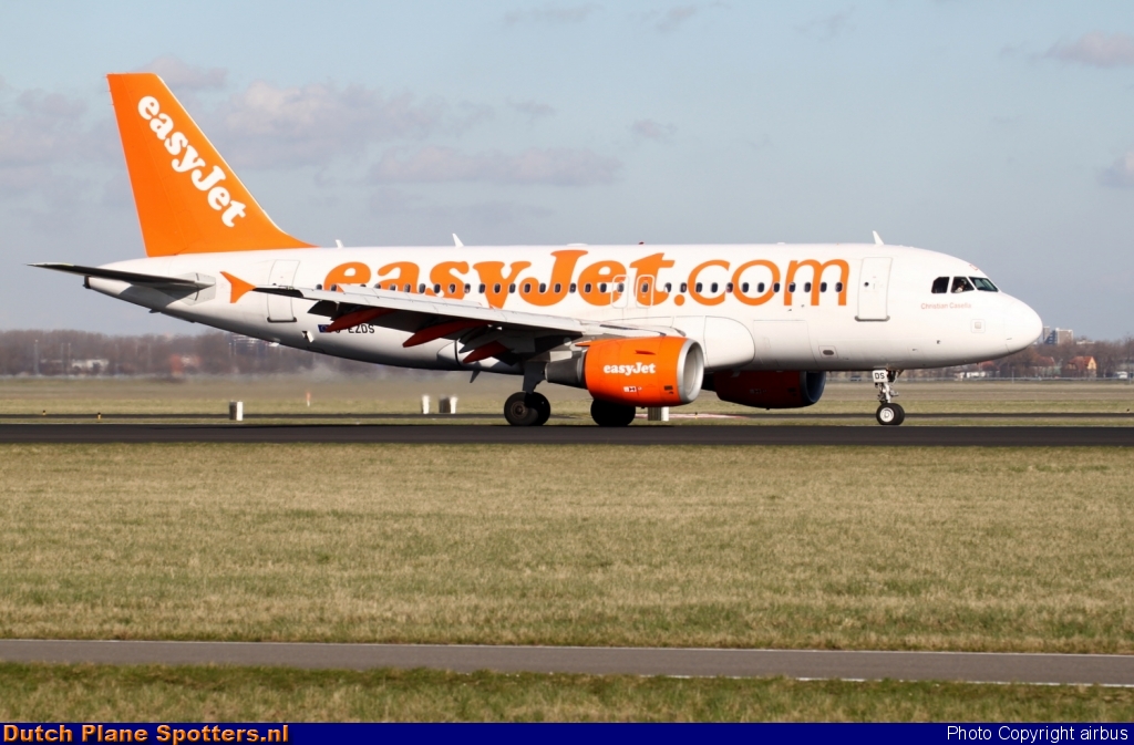 G-EZDS Airbus A319 easyJet by airbus