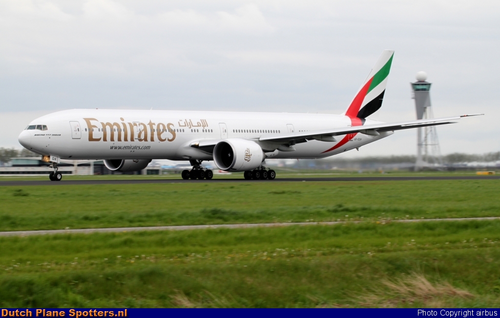 A6-EGH Boeing 777-300 Emirates by airbus