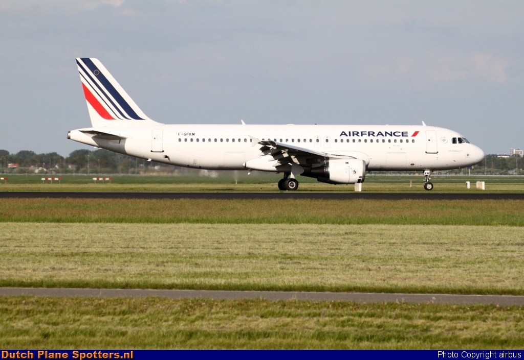 F-GFKM Airbus A320 Air France by airbus