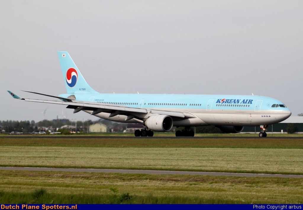 HL7585 Airbus A330-300 Korean Air by airbus