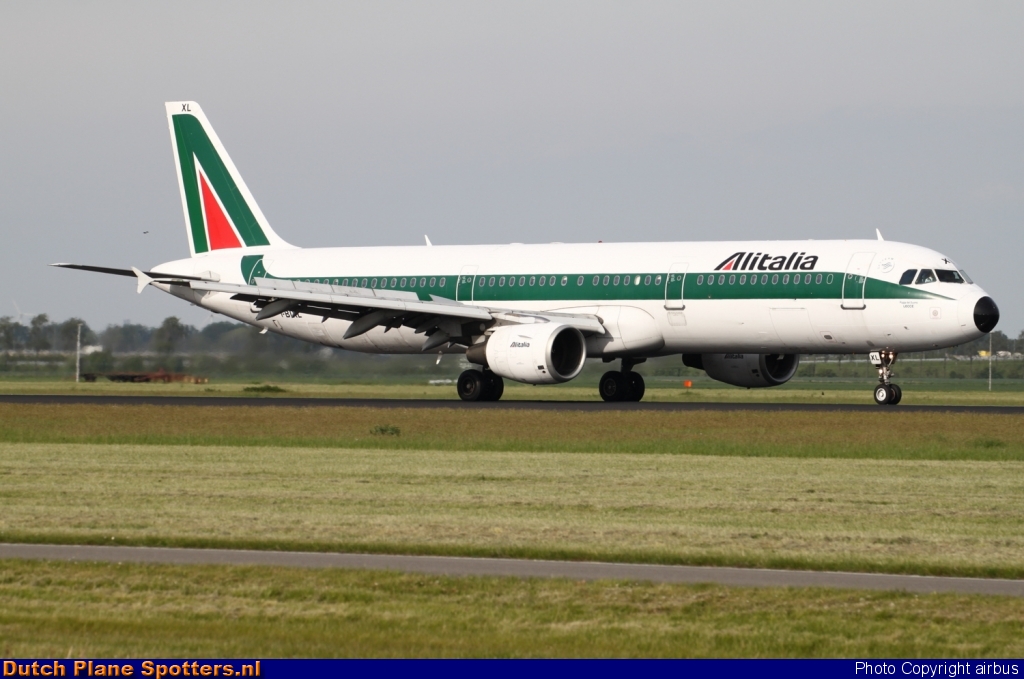 I-BIXL Airbus A321 Alitalia by airbus