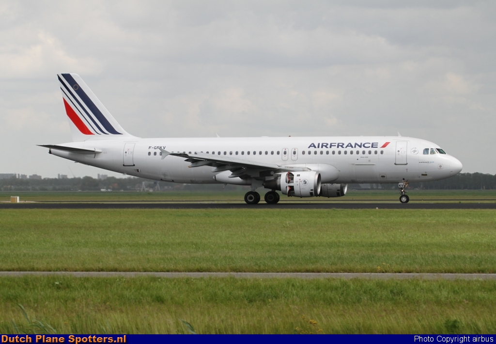 F-GFKV Airbus A320 Air France by airbus