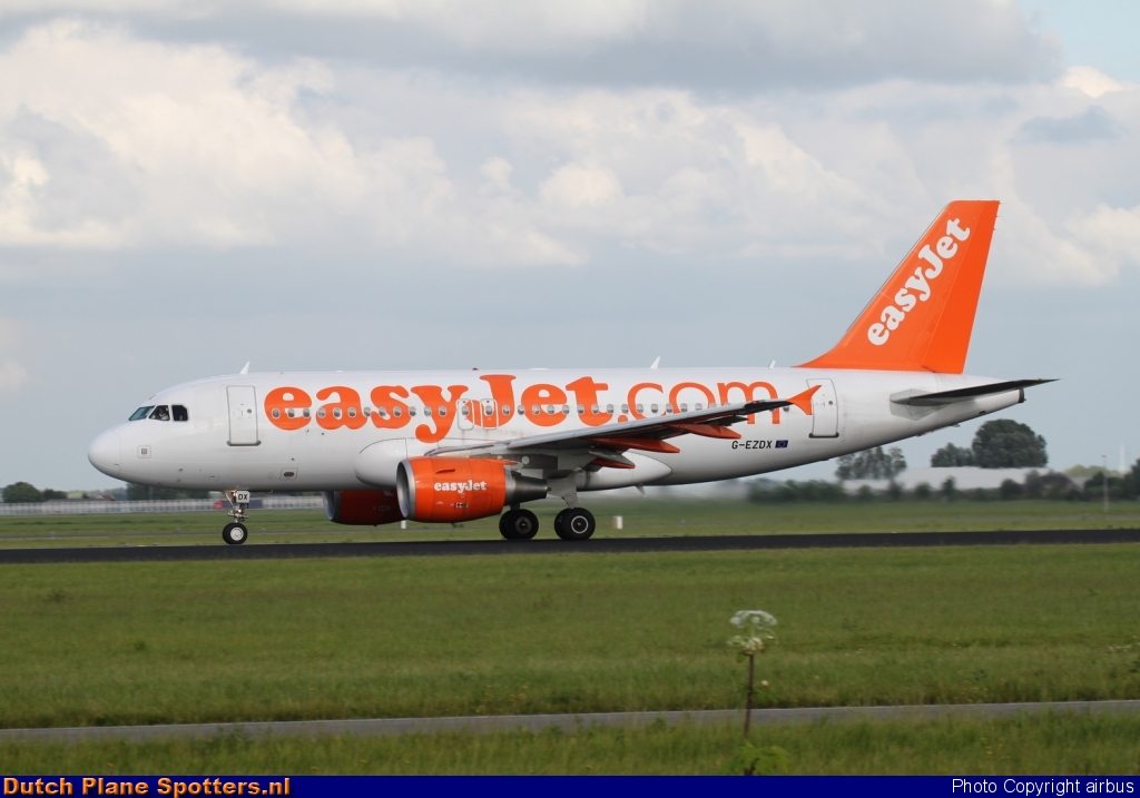 G-EZDX Airbus A319 easyJet by airbus