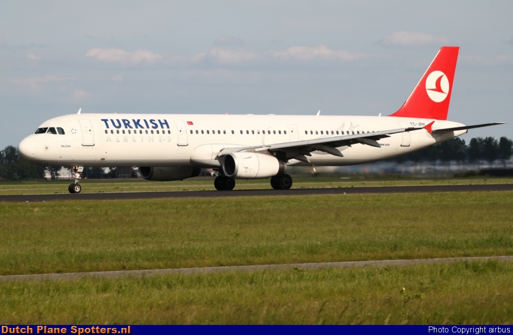 TC-JRH Airbus A321 Turkish Airlines by airbus