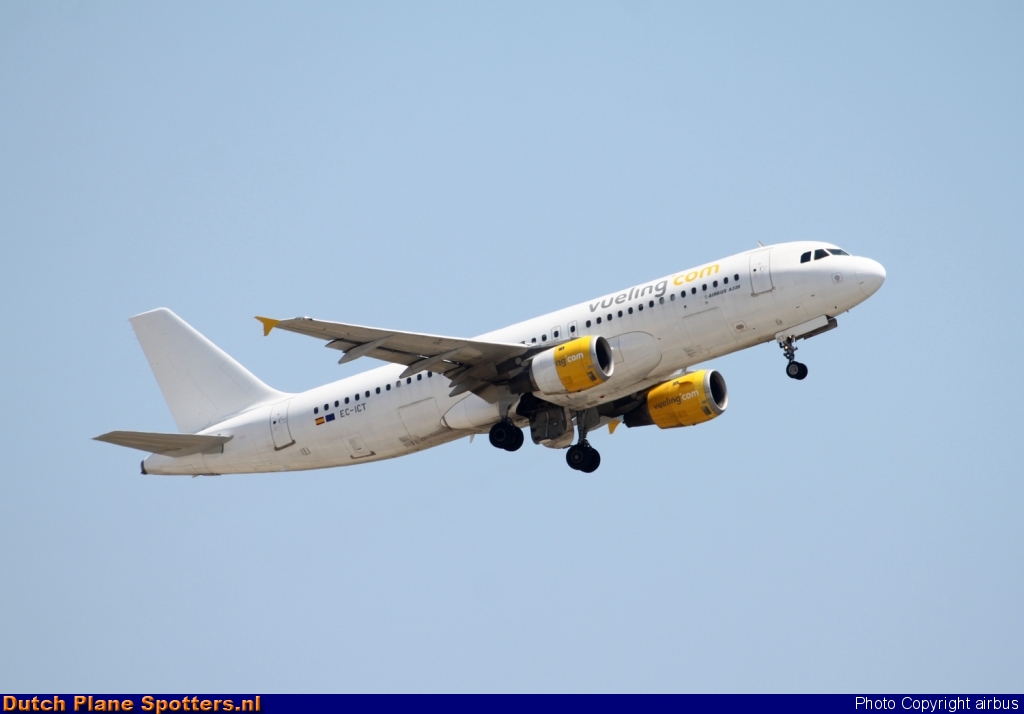 EC-ICT Airbus A320 Vueling.com by airbus
