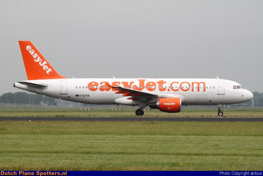 G-EZTM Airbus A320 easyJet by airbus