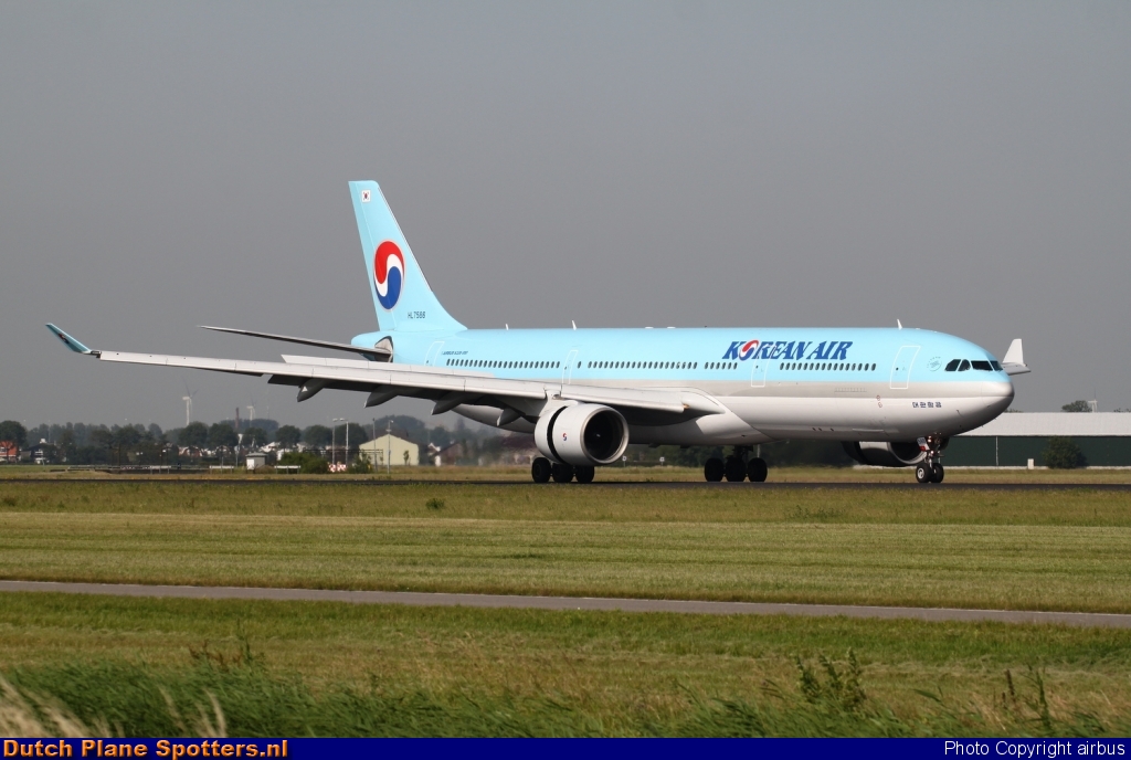 HL7586 Airbus A330-300 Korean Air by airbus