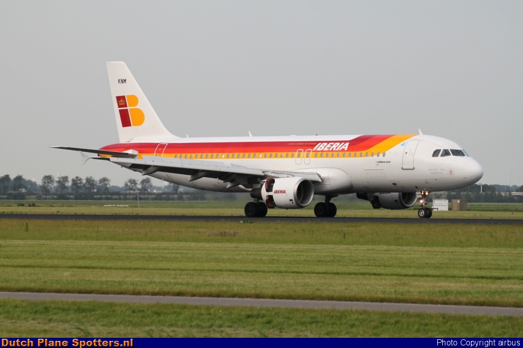 EC-KNM Airbus A320 Iberia by airbus