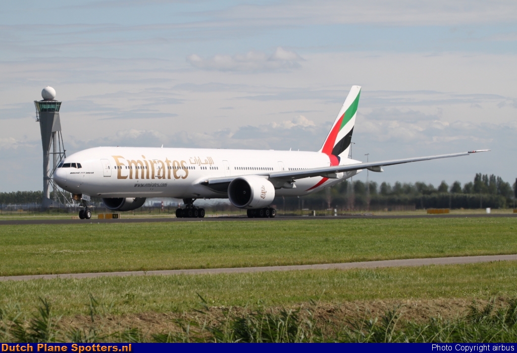 A6-ECU Boeing 777-200 Emirates by airbus