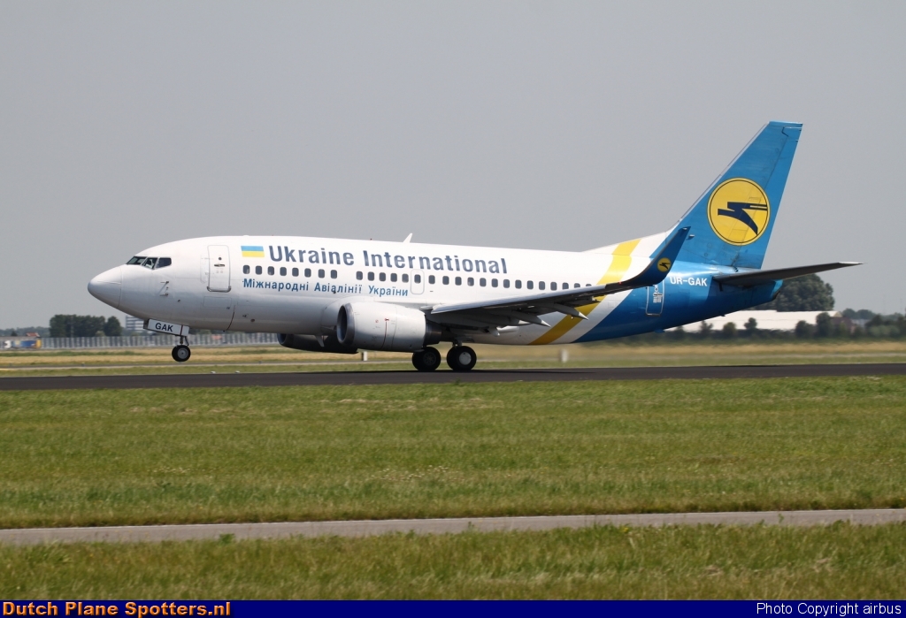 UR-GAK Boeing 737-500 Ukraine International Airlines by airbus