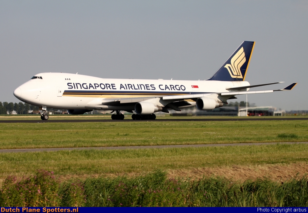 9V-SFL Boeing 747-400 Singapore Airlines Cargo by airbus