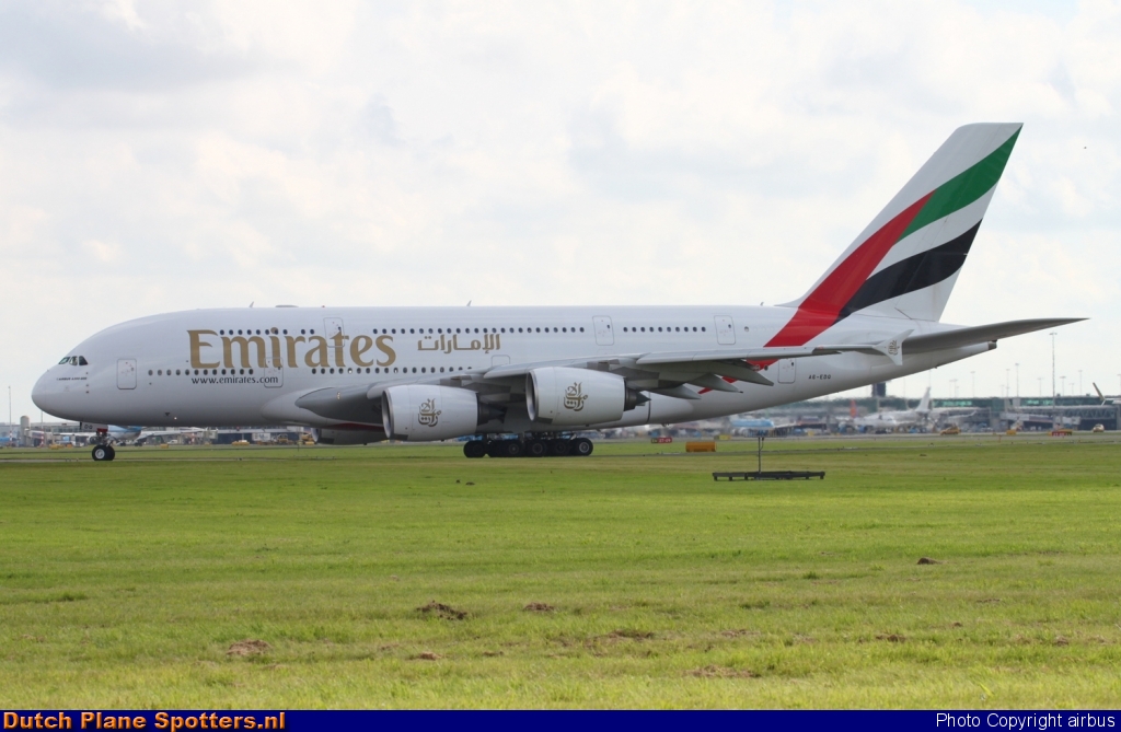A6-EDQ Airbus A380-800 Emirates by airbus