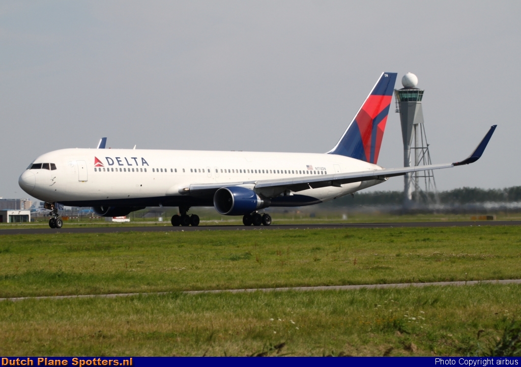 N174DN Boeing 767-300 Delta Airlines by airbus