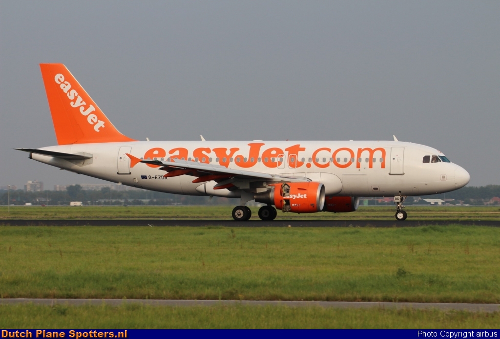 G-EZDR Airbus A319 easyJet by airbus