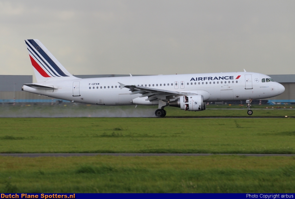 F-GFKM Airbus A320 Air France by airbus