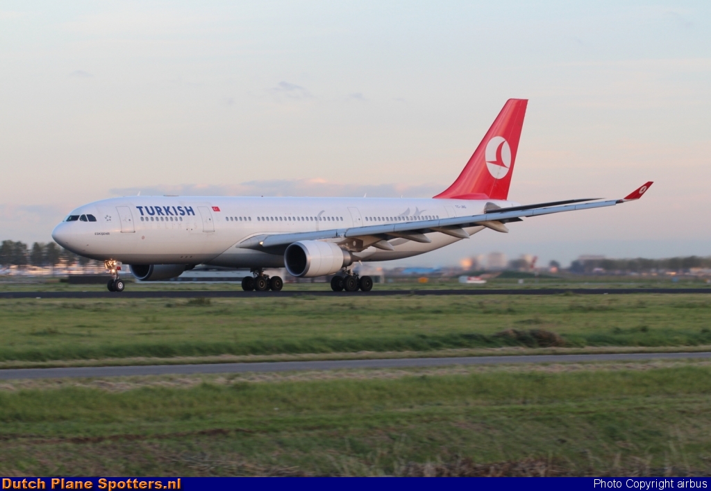 TC-JNG Airbus A330-200 Turkish Airlines by airbus