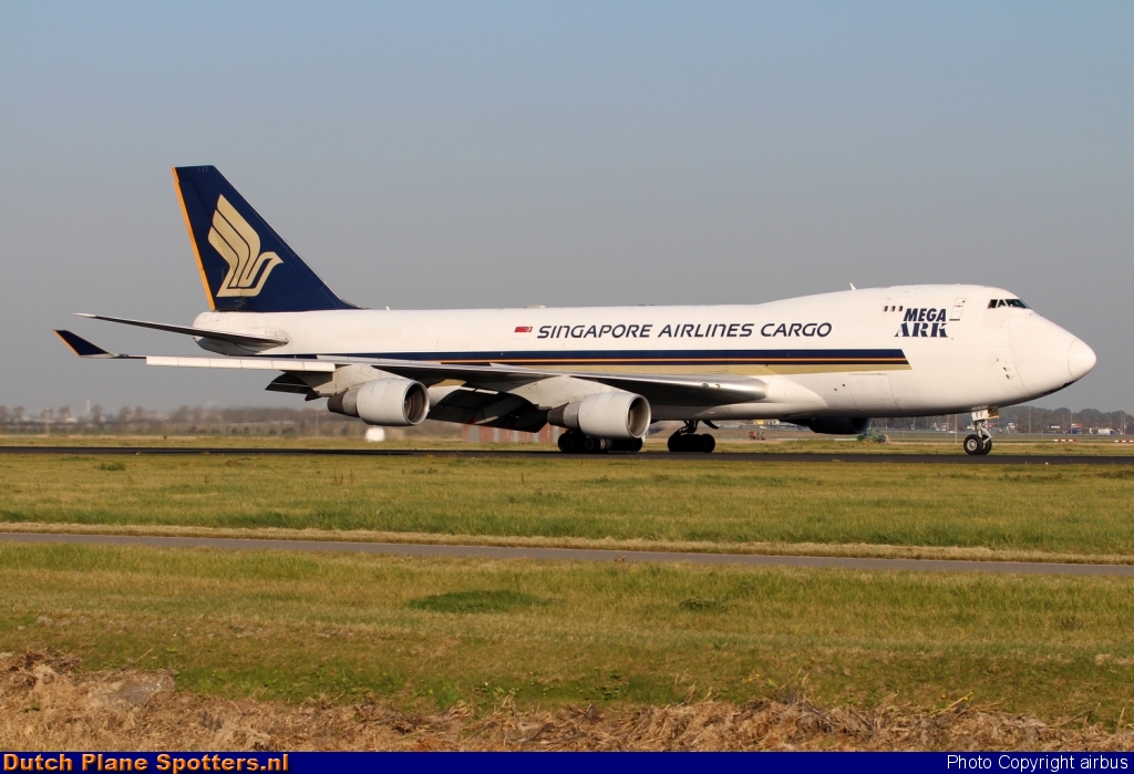 9V-SFF Boeing 747-400 Singapore Airlines Cargo by airbus