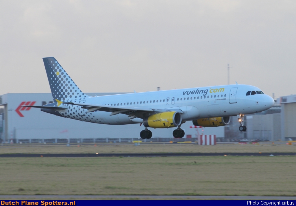 EC-LRY Airbus A320 Vueling.com by airbus