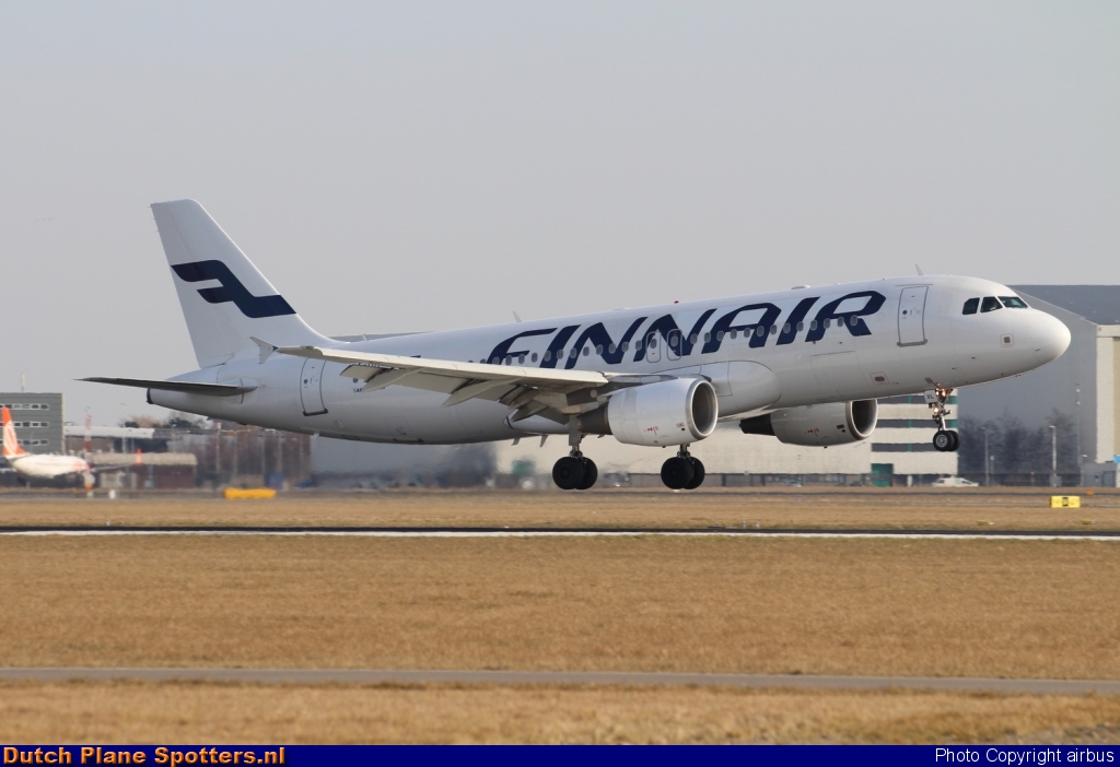 OH-LXL Airbus A320 Finnair by airbus