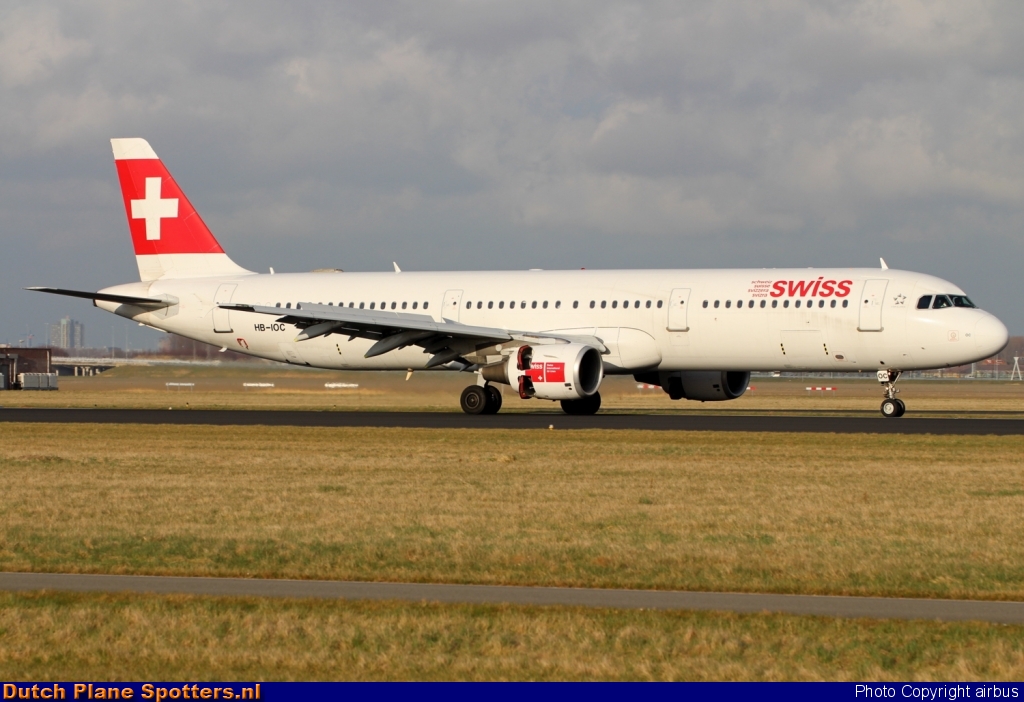 HB-IOC Airbus A321 Swiss International Air Lines by airbus