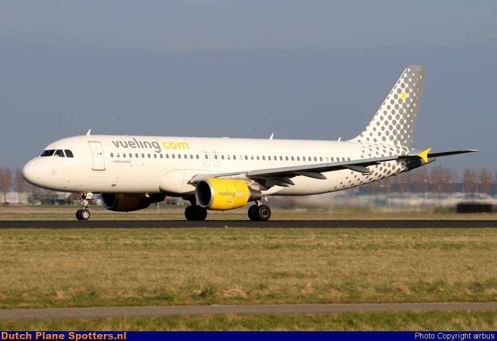 EC-LRN Airbus A320 Vueling.com by airbus