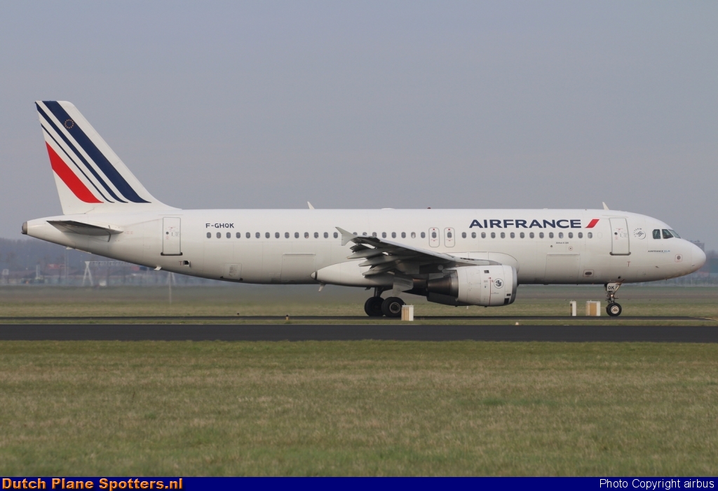 F-GHQK Airbus A320 Air France by airbus