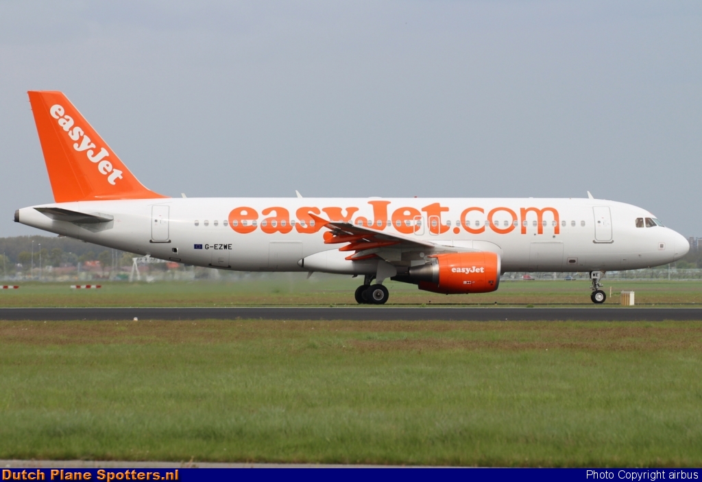 G-EZWE Airbus A320 easyJet by airbus