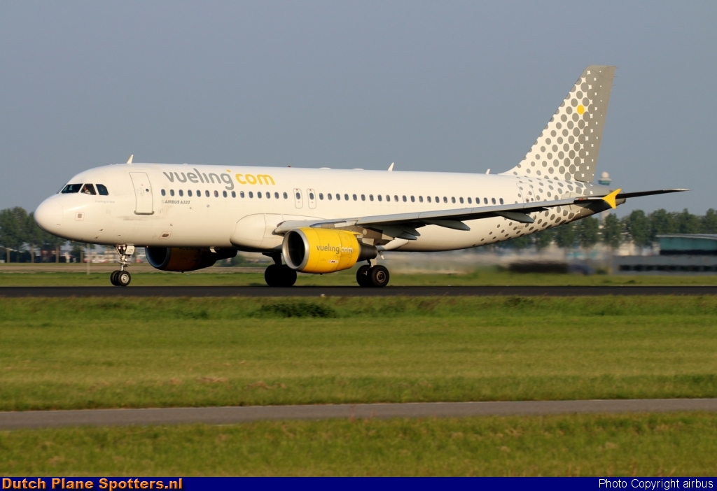 EC-JZI Airbus A320 Vueling.com by airbus