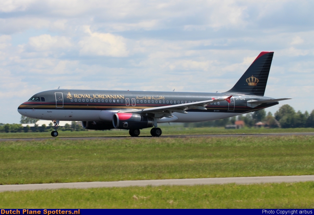JY-AYS Airbus A320 Royal Jordanian Airlines by airbus