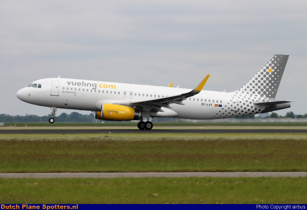 EC-LVT Airbus A320 Vueling.com by airbus