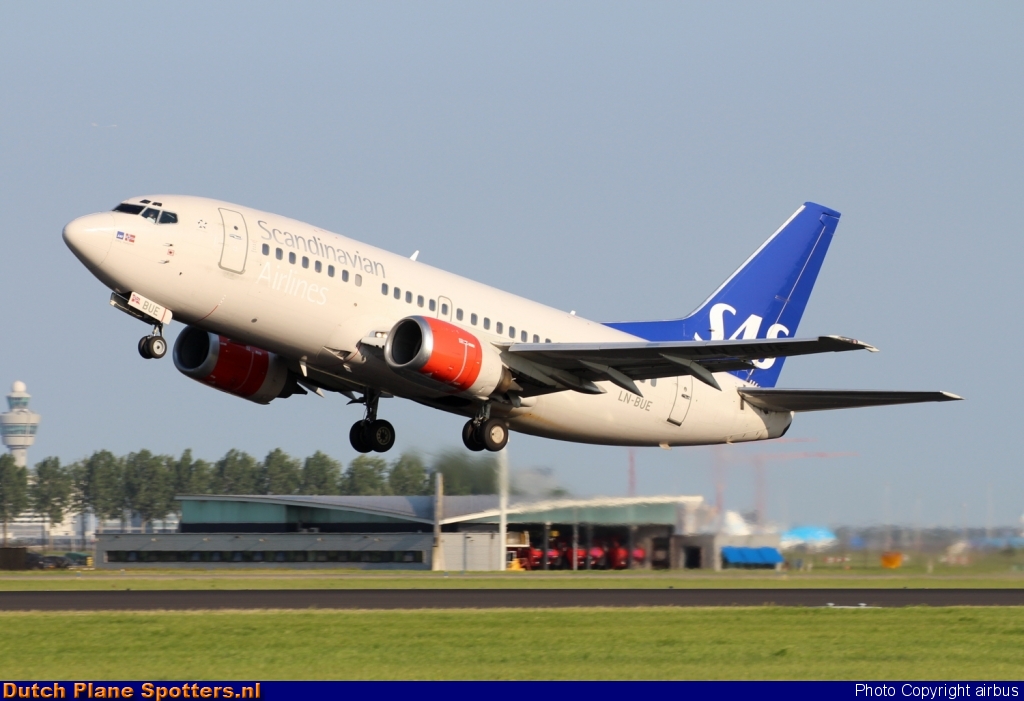 LN-BUE Boeing 737-500 SAS Scandinavian Airlines by airbus
